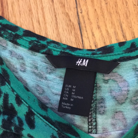 BATWINGED TOP - Picture 3 of 4